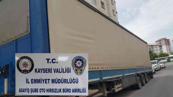İ̇stanbul’da Çalınan 500 Bin Tl’lik Römork Kayseri’de Bulundu