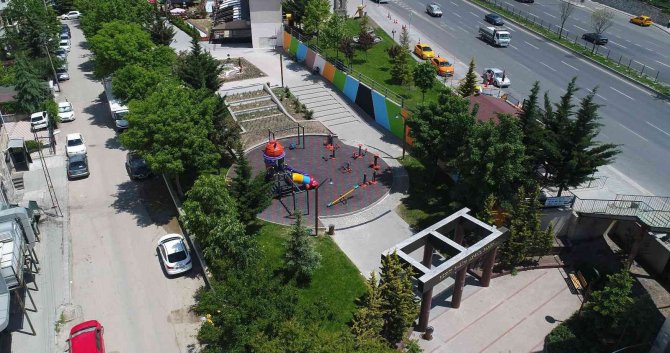 Pursaklar’da Şehit Salim Akgül Parkı Yenilenen Yüzü İle Yaza Hazır