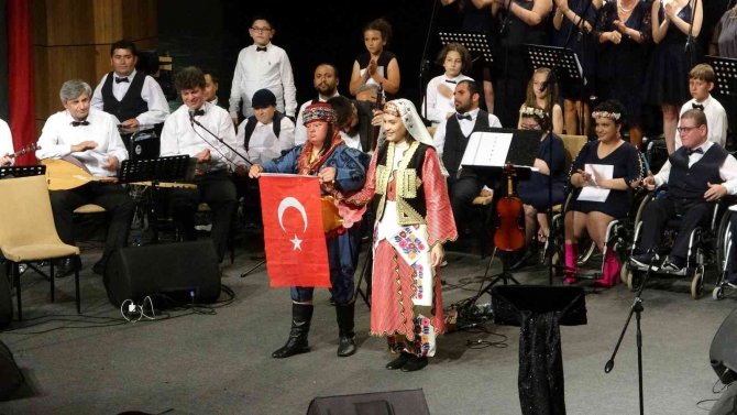 Engelli Meclisi Korosundan Unutulmaz Konser