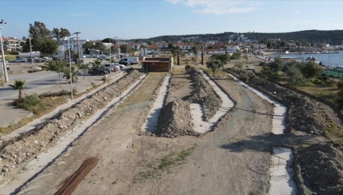 Seferihisar’da Gece Pazarı Tartışması: Esnaftan Belediyeye Tepki