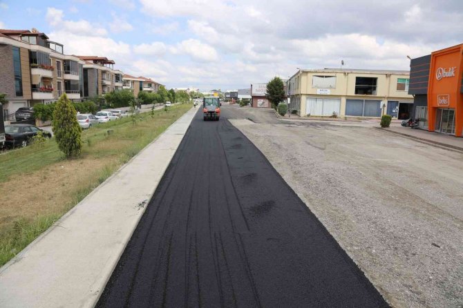 Asem’de Asfalt Atağı Sürüyor
