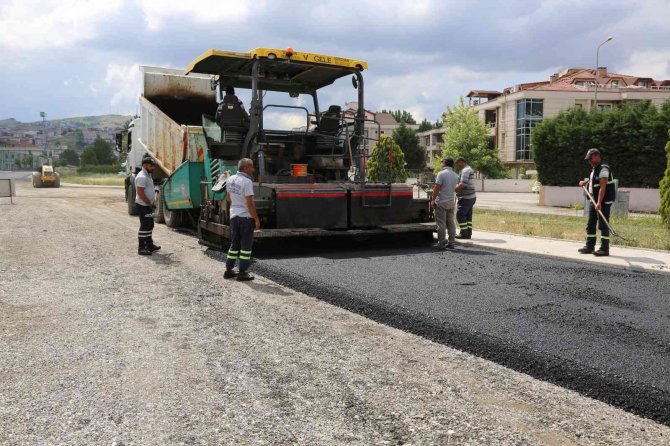 Asem’de Asfalt Atağı Sürüyor