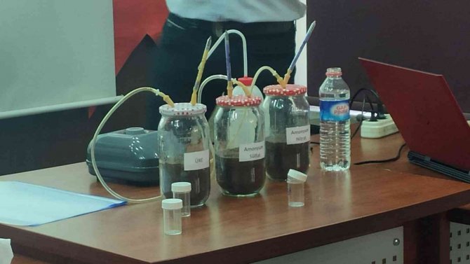 Çiftçilere Gübreleme Ve Sulama Eğitimi