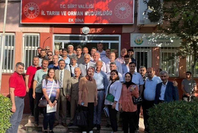 Çiftçilere Gübreleme Ve Sulama Eğitimi