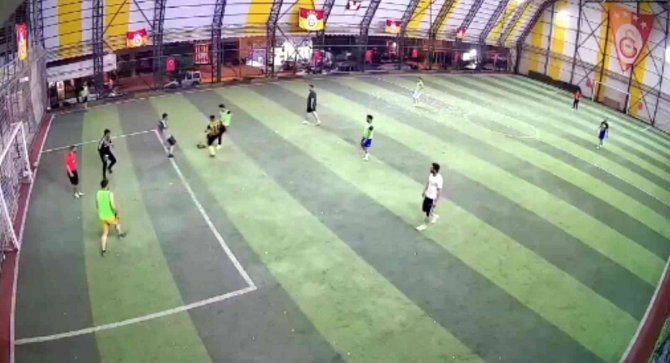 Futbol Oynarken Kalp Krizi Geçirdi