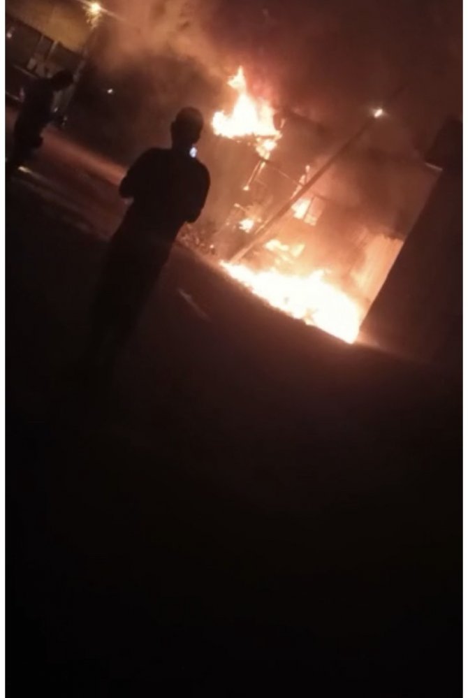 Sultangazi’de İşçilerin Kaldığı Baraka Alev Alev Yandı