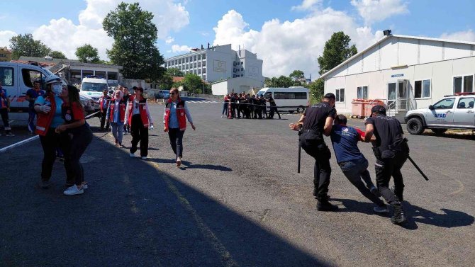 Tekirdağ’da Nefes Kesen Deprem Tatbikatı: Şarköy 7.4’le Sallandı Ortalık Karıştı