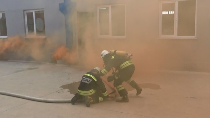 Yangın Tatbikatı Gerçeğini Aratmadı