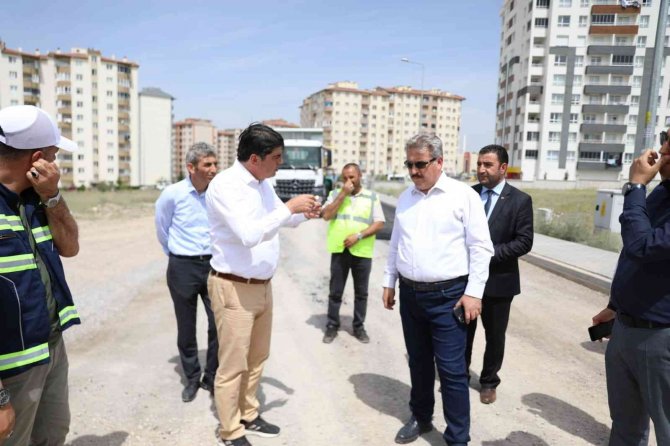 Bahçelievler Mahallesi’nde Yeni Yol Yapım Ve Çevre Düzenlemesi Yapılıyor