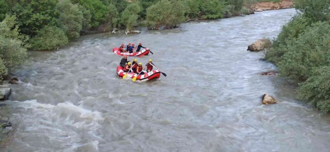 Çatak’ta Rafting Sezonu Başladı