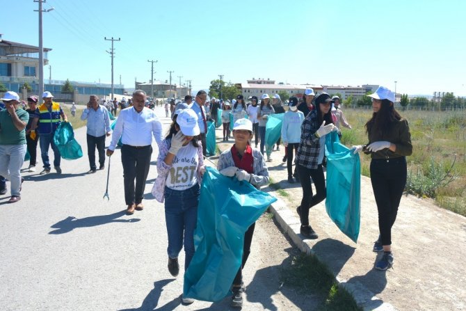Tuşba Belediyesi’nden, ‘Temiz Bir Çevre İçin Öğrencilerle El Ele’ Kampanyası