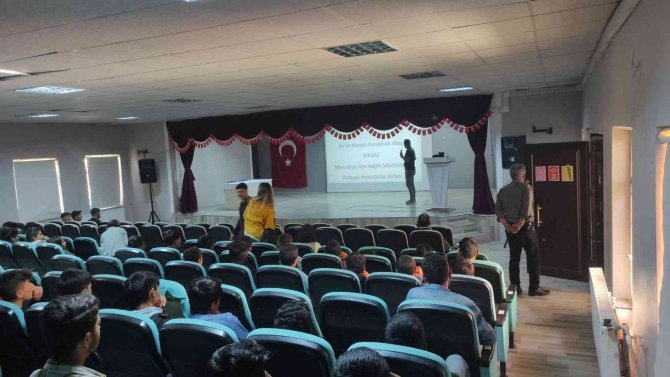 Muradiye’de Lise Öğrencilerine Kkka Eğitimi Verildi