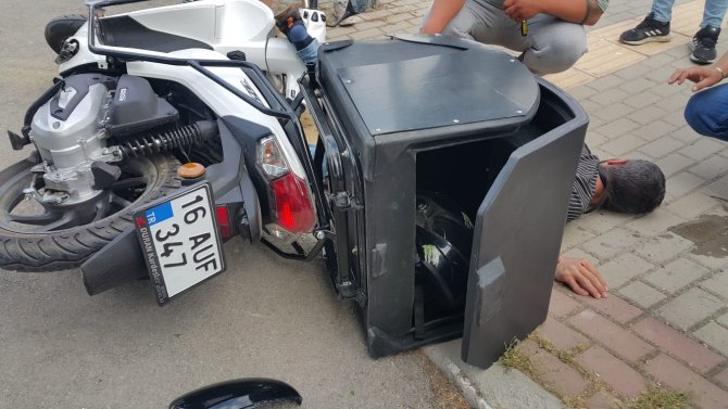 Yaralı Motorlu Kuryeye İlk Müdahaleyi Vatandaşlar Yaptı