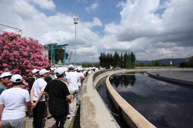 Bursa’da Öğrenciler, Yeşil Çevre İçin Kolları Sıvadı