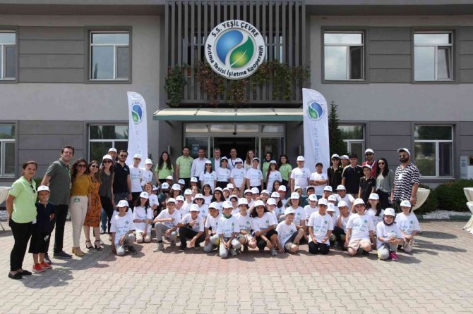 Bursa’da Öğrenciler, Yeşil Çevre İçin Kolları Sıvadı