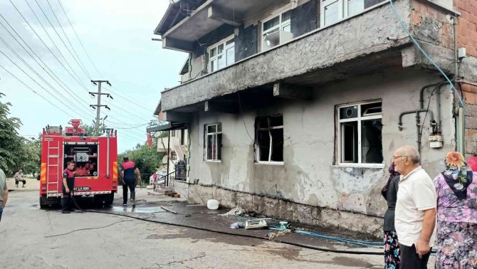 Yaşlı Kadın Alevlerin Arasında Kaldı