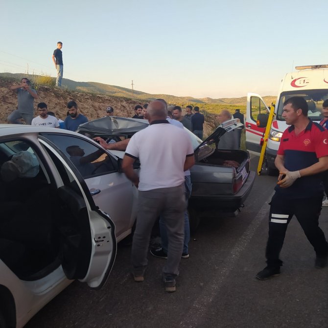 Mardin’de 5 Kişinin Yaralandığı Kazada 1 Kişi Hayatını Kaybetti