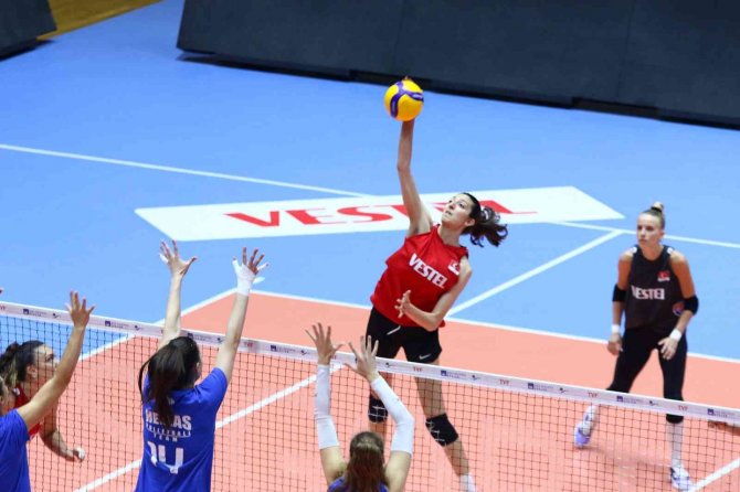 A Milli Kadın Voleybol Takımı’nın Yunanistan İle Yaptığı İkili Kamp Sona Erdi