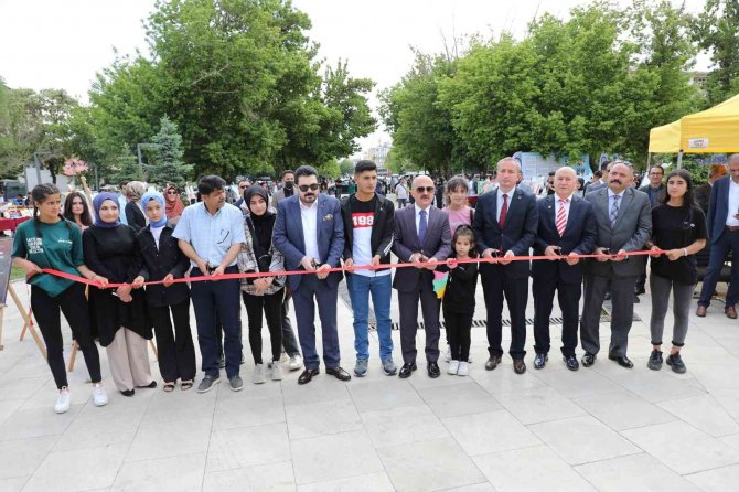 Ağrı’da Mesleki Eğitim Sergisi Açıldı