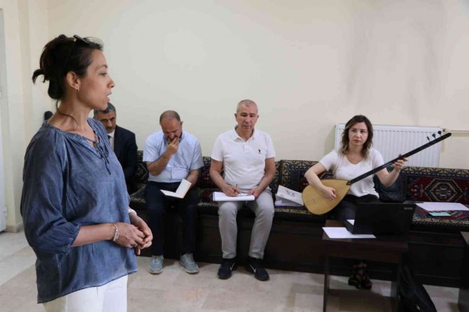"Mikrofon Sende" Yarışmasının Ön Elemesi Yapıldı