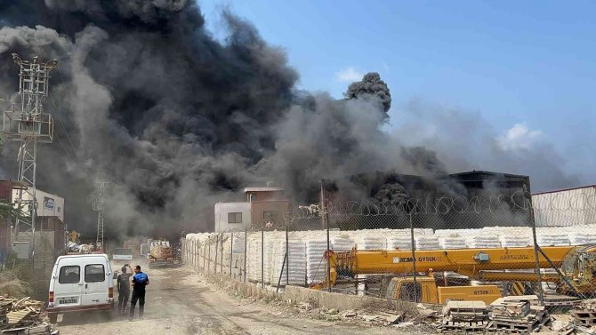 Hatay’daki Yangına Havadan Ve Karadan Müdahale Sürüyor