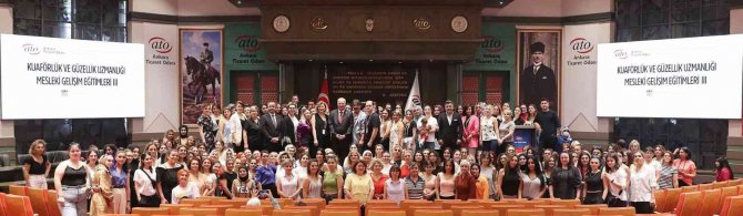 Kuaförlük Ve Güzellik Uzmanlığı Mesleki Gelişim Eğitimleri Ato’da Devam Ediyor