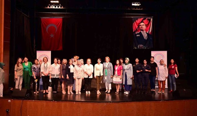 Efeler’de Kadın Sağlığına Dikkat Çekildi