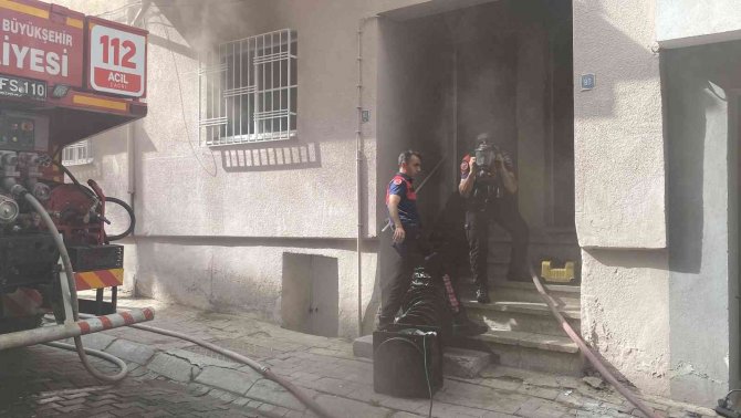 Akrabasının Evinin Yandığını Gören Kadın Gözyaşlarına Boğuldu
