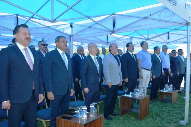 Vali Şıldak Mavi Bayrakta Engürü Sitesi’ni Örnek Gösterdi