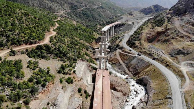 Bitlis’te Yapılan Bölgenin En Büyük Viyadükü Bitmek Üzere