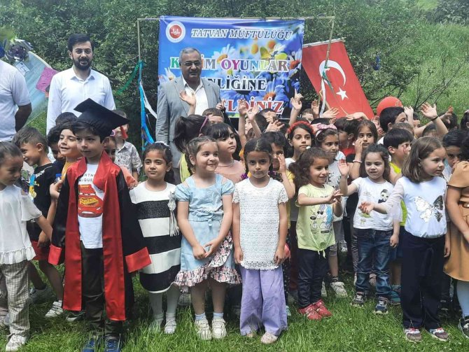 Kur’an Kursunda Eğitim Gören Minikler İçin ” Kadim Oyunlar Şenliği” Düzenlendi