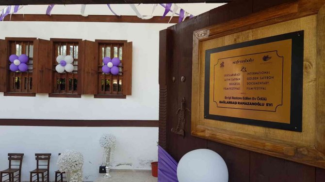 200 Yıllık Tarihi Konağa "En İ̇yi Restore Edilen Ev Ödülü" Plaketi