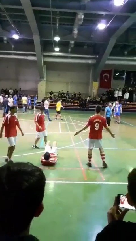 Futsal Turnuvasındaki Gerginlik Tatlıya Bağlandı