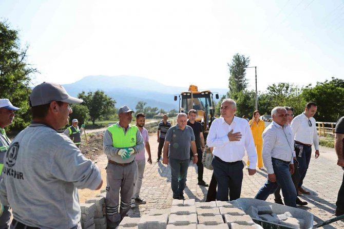 Honaz’da Aşırı Yağışın Açtığı Yaraları Büyükşehir Sarıyor