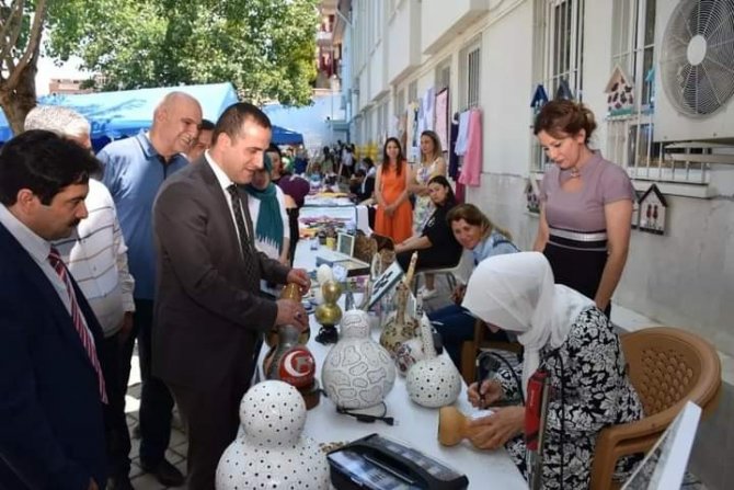 Honaz’da Hayat Boyu Öğrenme Kursiyerlerinin Eserleri Görücüye Çıktı