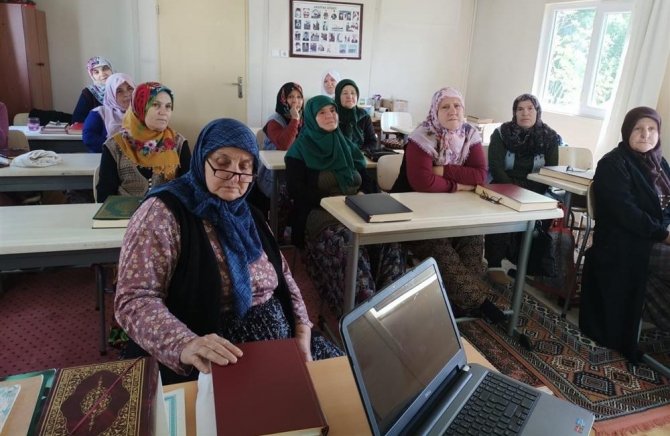 Kur’an Kursu Öğrencilerine Sağlık Eğitimi Verildi