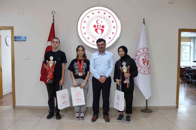 Başarılı Okçular Yazıcı’yı Ziyaret Etti