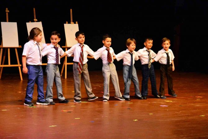 Miniklerin İlk Diploma Heyecanı