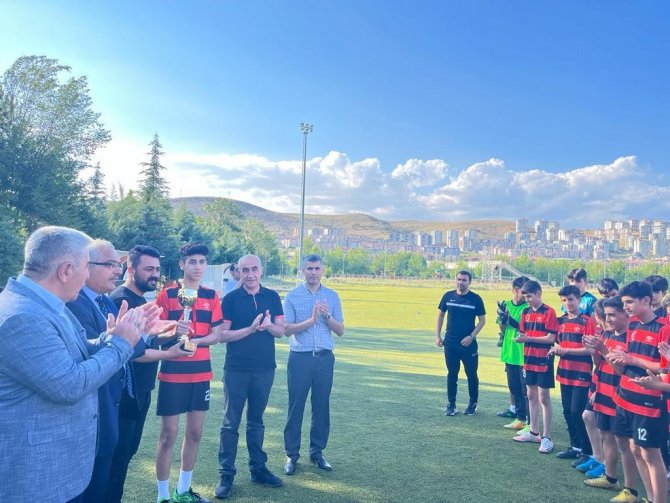 U14 Ligi’nde Şampiyon Elazığ Yolspor