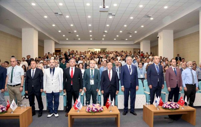 Erü’de “Iv. Araştırma Ve İ̇novasyon Çalıştayı” Başladı