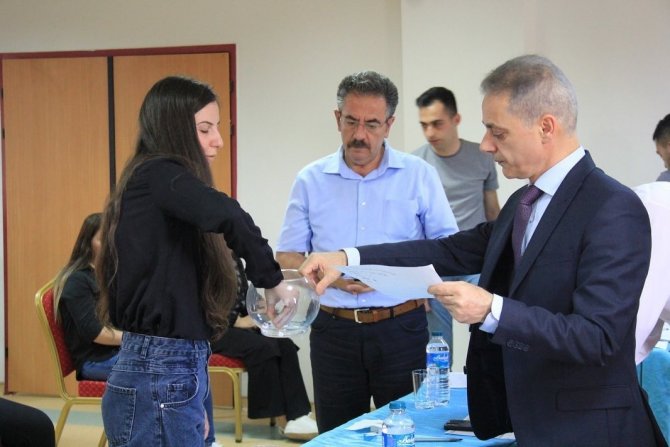 Erzincan Sağlık Müdürlüğü Bünyesinde Çalışacak 80 İşçinin Yerleri Belirlendi