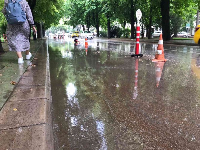 Eskişehir’de Sağanak Yağış Etkili Oldu