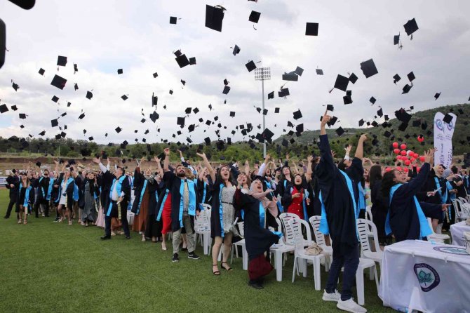 Esogü’de Mezuniyet Coşkusu Devam Ediyor