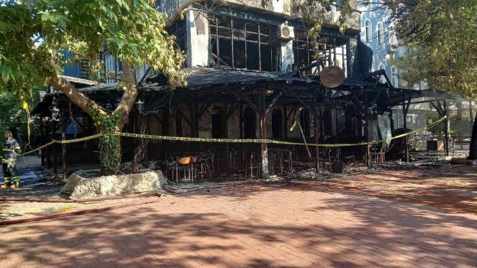 Gediz Öğretmenevi’nde Yangın, 5 Kişi Dumandan Etkilendi