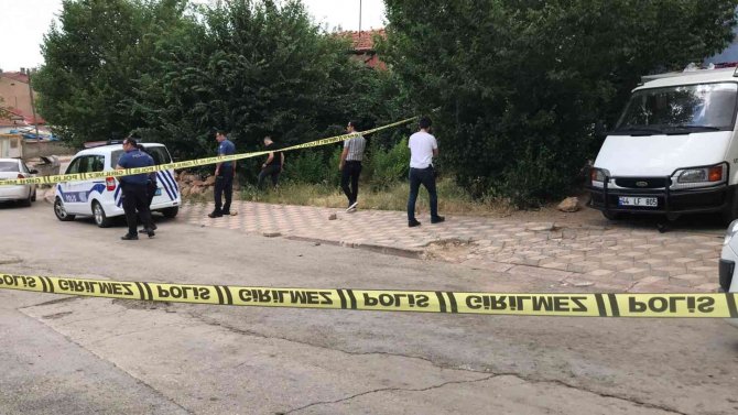 Elazığ’da 16 Yaşındaki Çocuk, Akranını Silahla Başından Vurdu