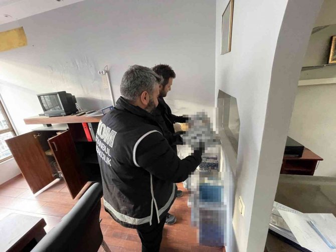 İ̇stanbul Merkezli 10 İlde Kaçak Tütün Operasyonu: 60 Gözaltı