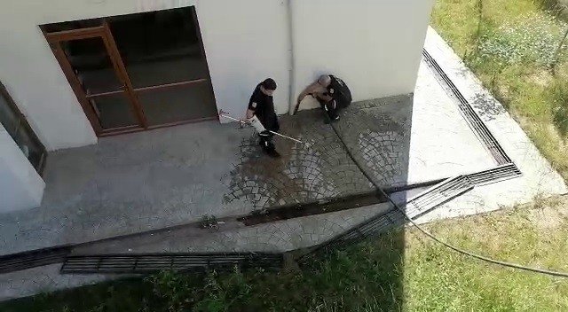Bahçedeki Mazgala Giren Yılanı İtfaiye Ekipleri Yakaladı