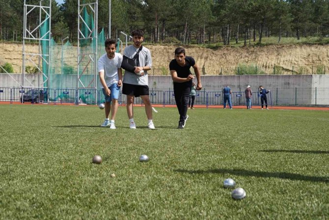 Kastamonu Üniversitesi Öğrencileri Bahar Şenlikleri’nde Hem Yarıştı Hem De Eğlendi