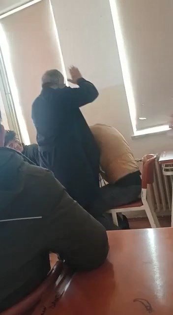 Oğlunun Öğretmeni Tarafından Darp Edildiğini, Evine Gelen Sosyal Hizmetler Görevlisinden Öğrendi