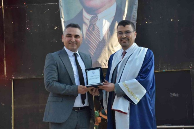 Marmaris Sağlık Hizmetleri Meslek Yüksekokulunda Mezuniyet Töreni